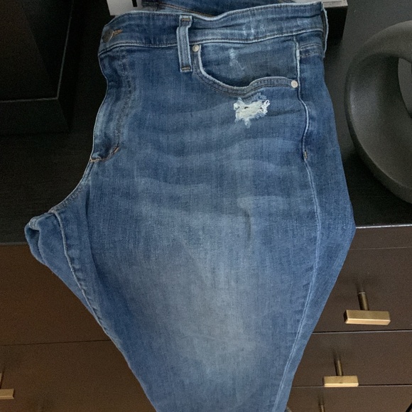 Women’s Size 32W Denim ripped Joe’s Jeans - Picture 8 of 11